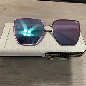 Quay sunglasses brand new black/pink two toned